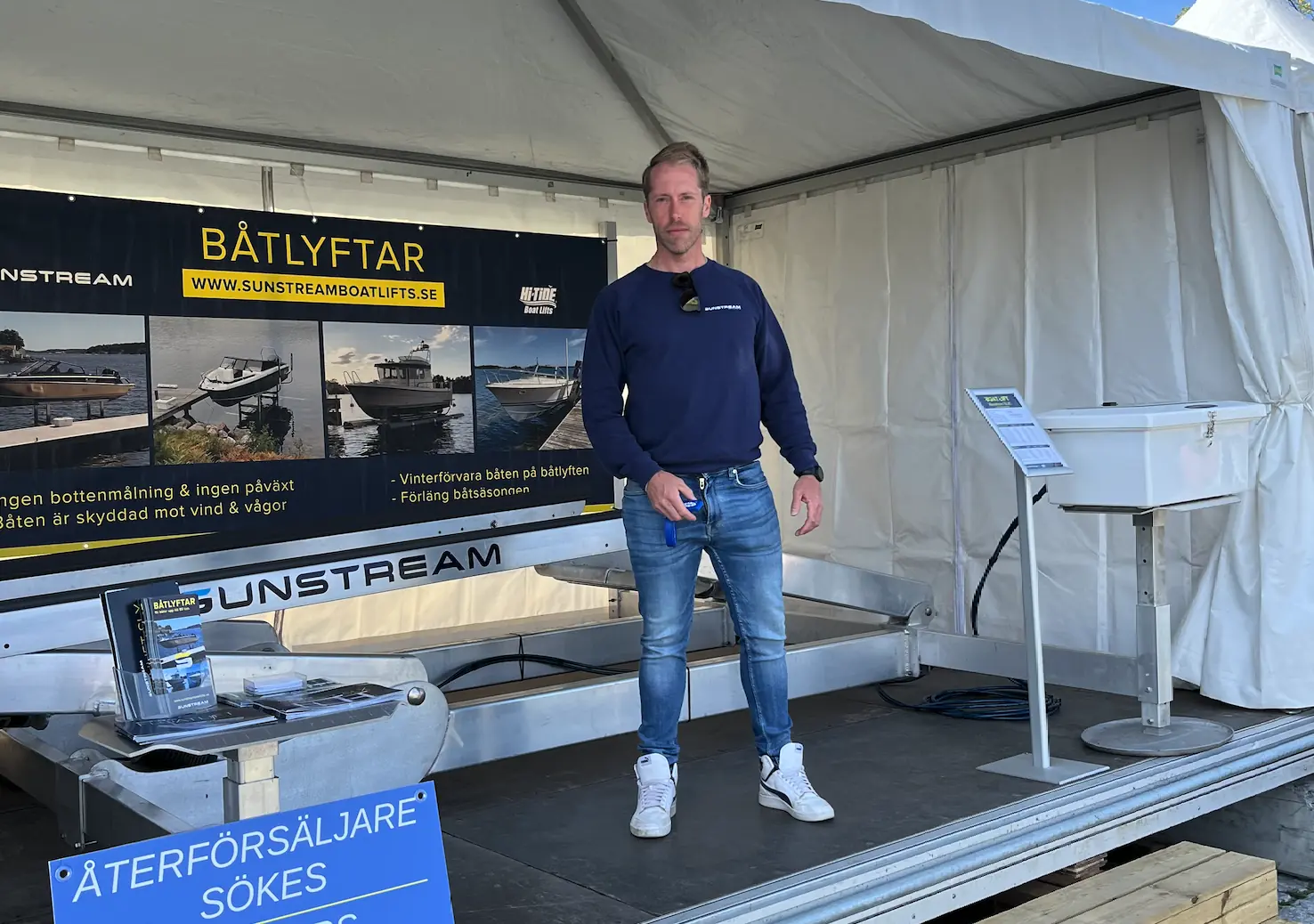 Jimmy Nyström satser i Norge, her fra standen på Sjøen for Alle.