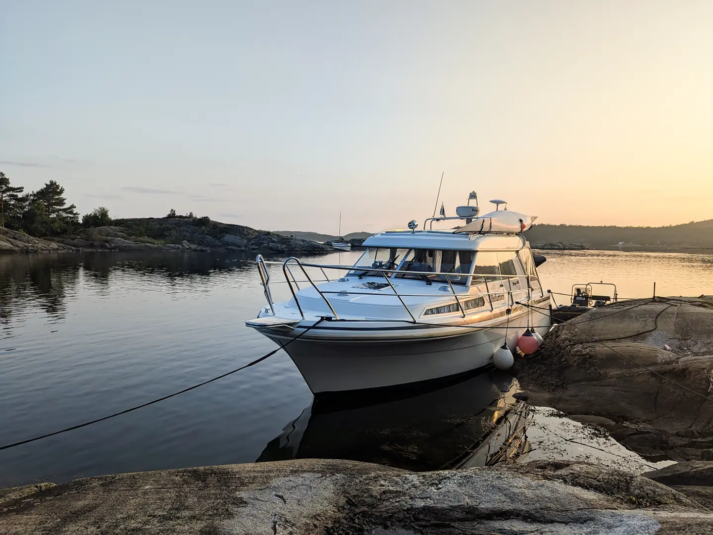 Barkvika, rett nord for Helgeroa, er en nær uthavn vi benytter ofte.